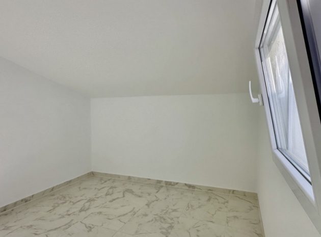 Resale - Townhouse - Torrevieja - Torrevieja Centro