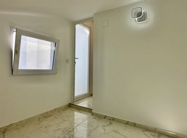 Resale - Townhouse - Torrevieja - Torrevieja Centro
