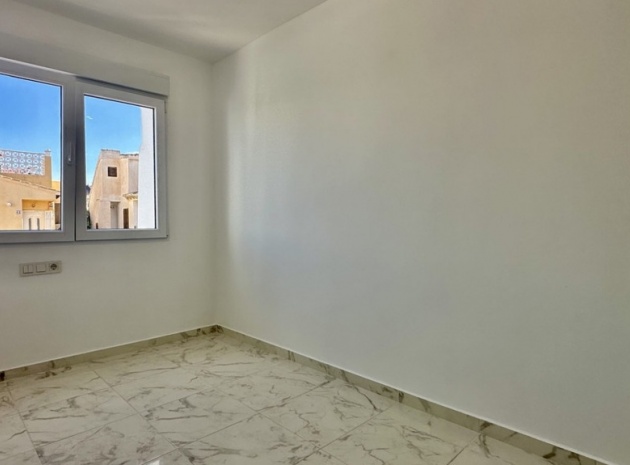 Resale - Townhouse - Torrevieja - Torrevieja Centro