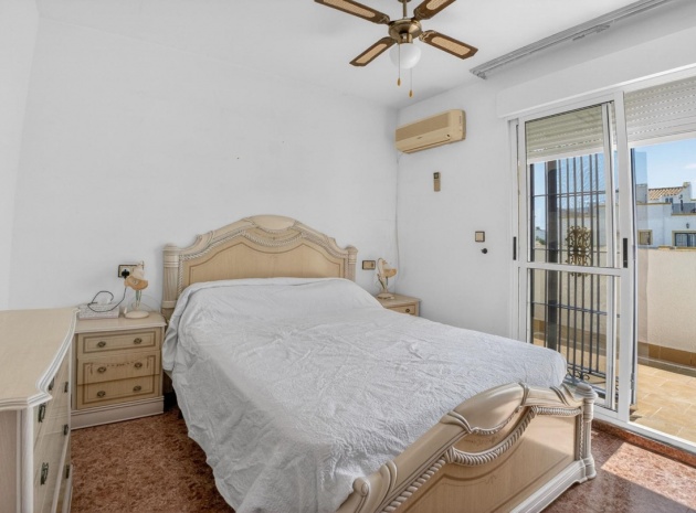 Resale - Apartment - Torrevieja - La Siesta