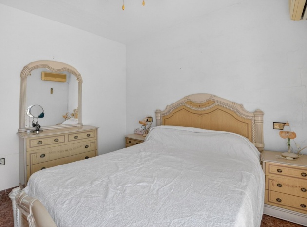 Resale - Apartment - Torrevieja - La Siesta