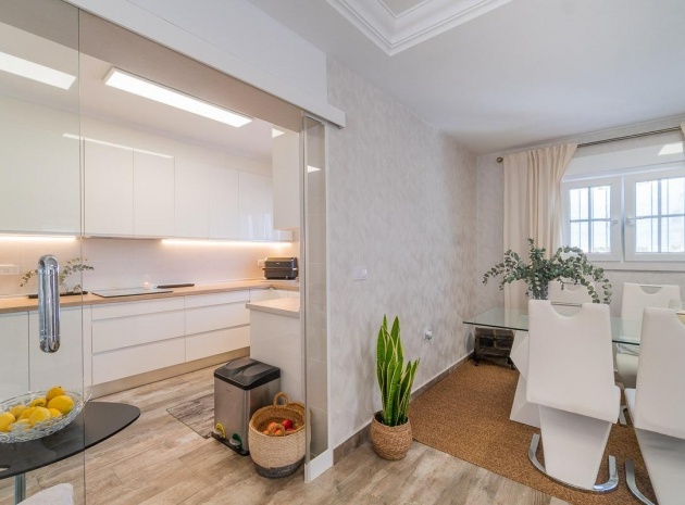 Resale - Villa - Villamartin - El Galan