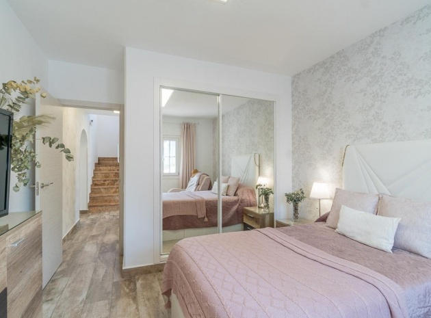Resale - Villa - Villamartin - El Galan