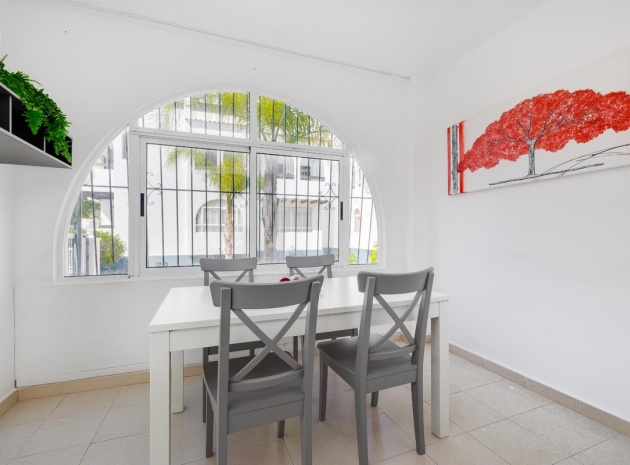 Resale - Villa - Torrevieja - Torrevieja Centro