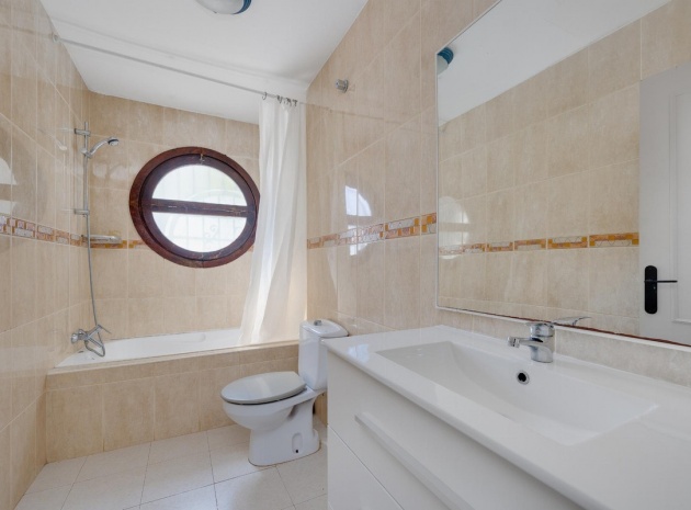 Resale - Villa - Torrevieja - Torrevieja Centro