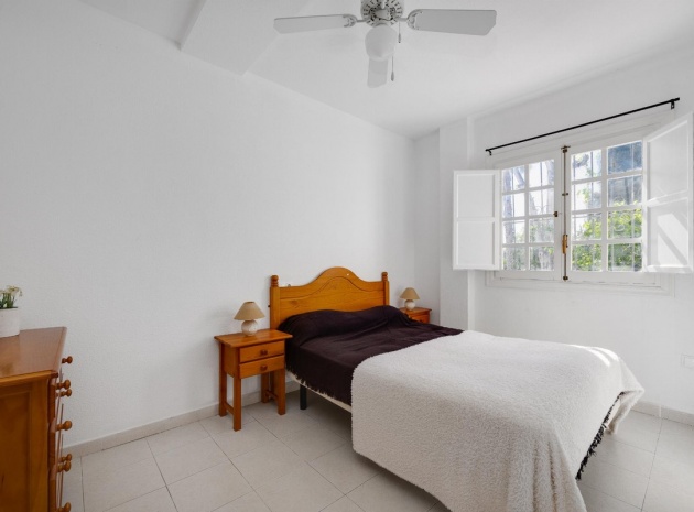 Resale - Villa - Torrevieja - Torrevieja Centro
