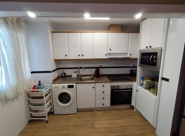 Resale - Apartment - Torrevieja - Torrevieja Centro