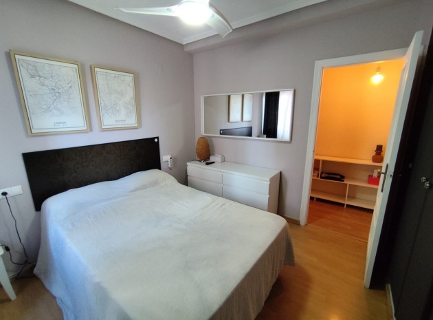 Resale - Apartment - Torrevieja - Torrevieja Centro