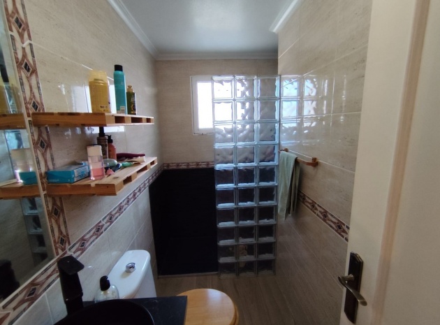 Resale - Apartment - Torrevieja - Torrevieja Centro