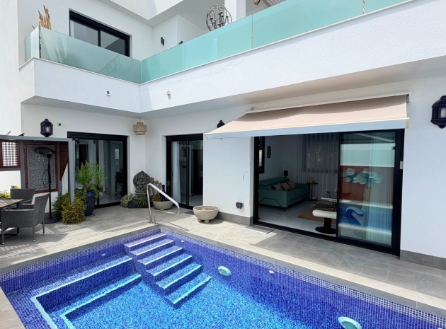 Resale - Villa - Los Montesinos - La Herada