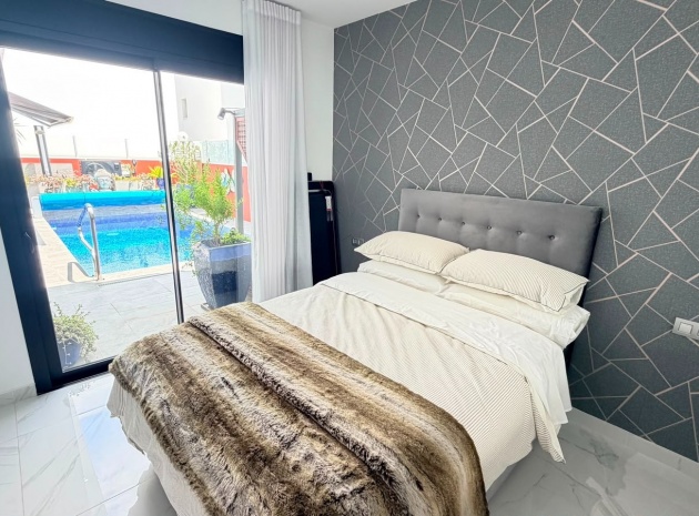 Resale - Villa - Los Montesinos - La Herada