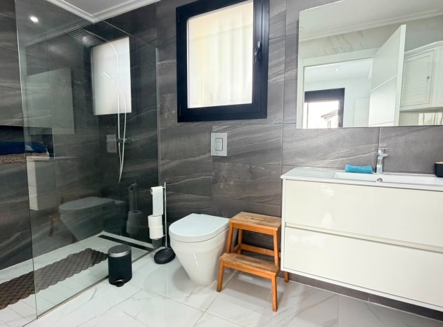 Resale - Villa - Los Montesinos - La Herada