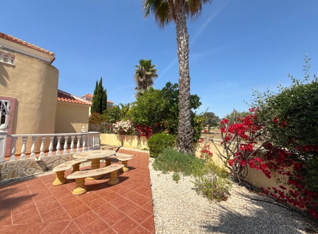 Resale - Villa - Cabo Roig - la regia