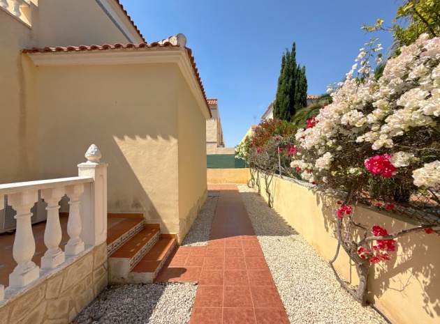 Resale - Villa - Cabo Roig - la regia