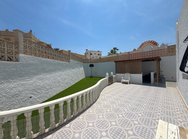 Resale - Bungalow - Villamartin - blue lagoon