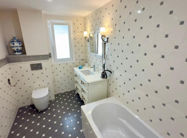 Wiederverkauf - Villa - La Nucia - La Nucia Centro