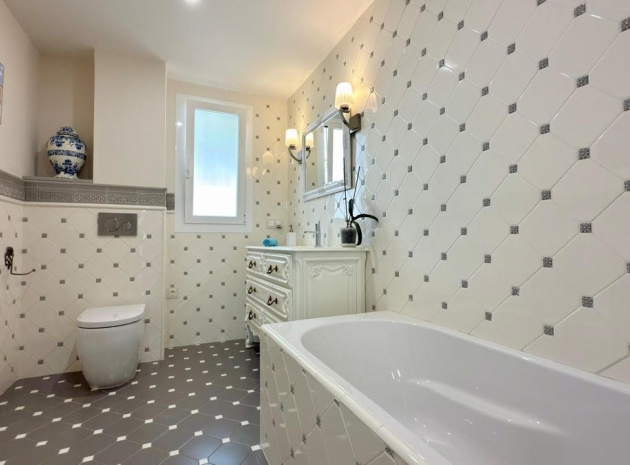 Wiederverkauf - Villa - La Nucia - La Nucia Centro