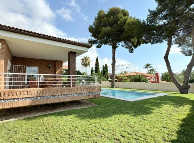 Wiederverkauf - Villa - La Nucia - La Nucia Centro