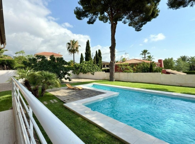Wiederverkauf - Villa - La Nucia - La Nucia Centro