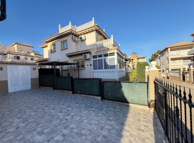 Resale - Villa - Villamartin - pinada golf