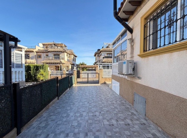 Resale - Villa - Villamartin - pinada golf