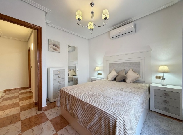Resale - Villa - Villamartin - pinada golf