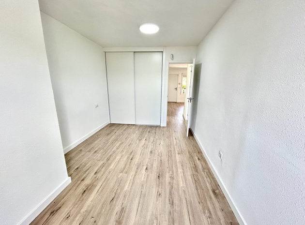 Återförsäljning - Lägenhet - Orihuela - Villamartin
