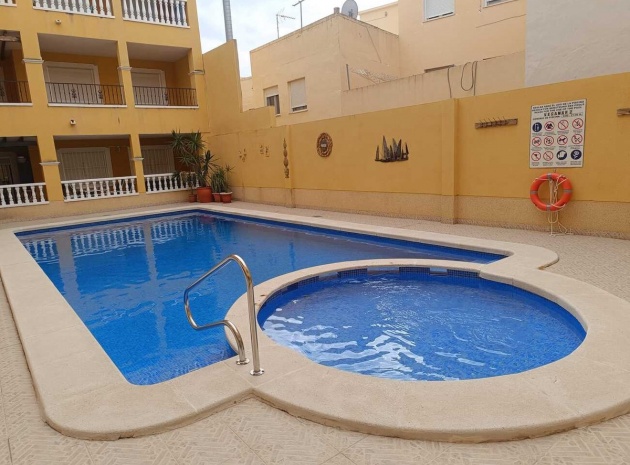 Resale - Apartment - Rafal