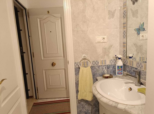 Resale - Apartment - Rafal