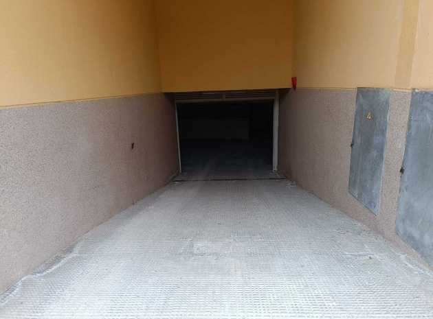 Resale - Apartment - Rafal