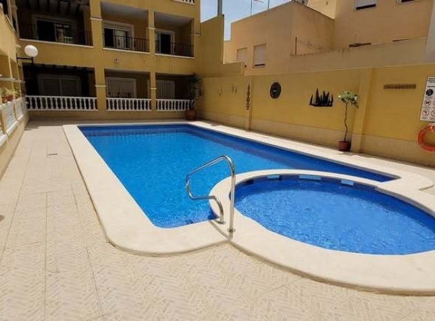 Resale - Apartment - Rafal