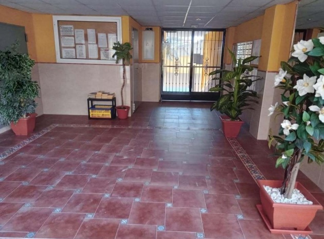 Resale - Apartment - Rafal