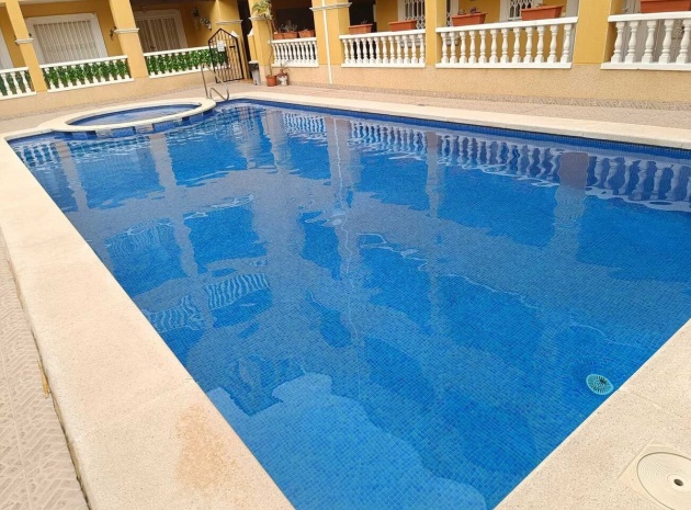 Resale - Apartment - Rafal