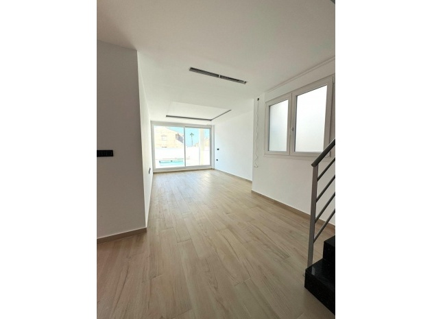 Wederverkoop - Villa - Torrevieja - Aguas Nuevas