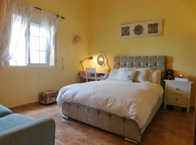 Resale - Villa - Dolores - Dolores Centro
