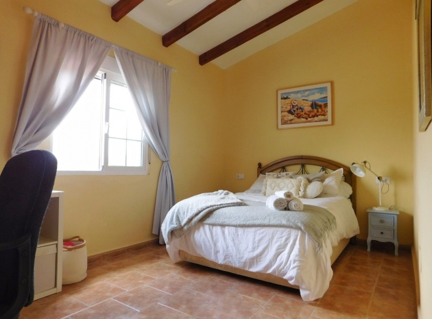Resale - Villa - Dolores - Dolores Centro