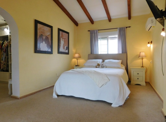Resale - Villa - Dolores - Dolores Centro