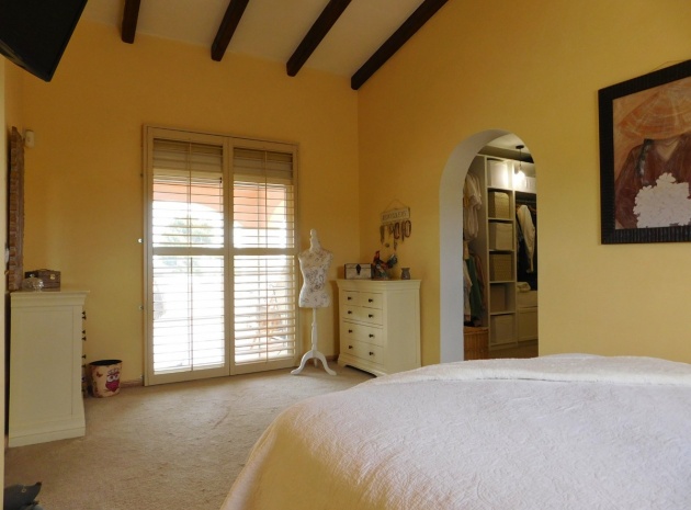 Resale - Villa - Dolores - Dolores Centro