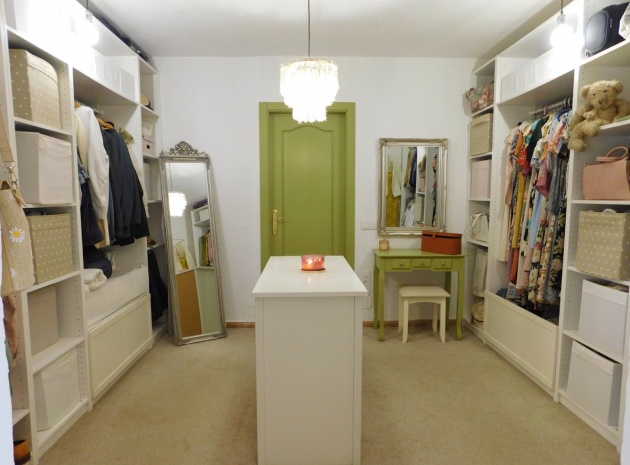 Resale - Villa - Dolores - Dolores Centro