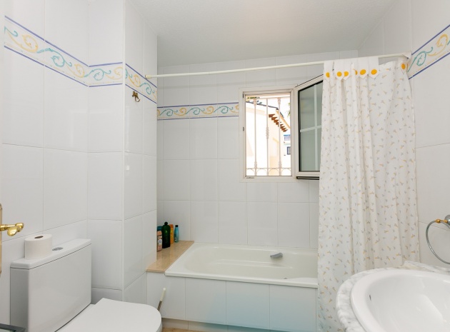 Resale - Villa - Villamartin - rioja