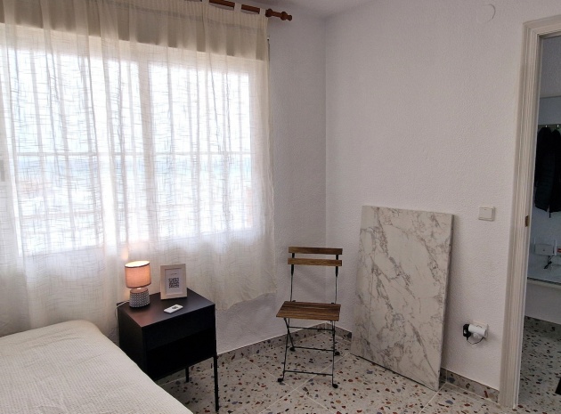 Wiederverkauf - Wohnung - Torrevieja - 1st line to the sea