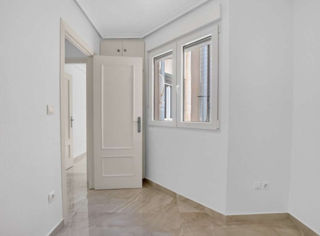 Wederverkoop - Appartement - Torrevieja - Torrevieja Centro