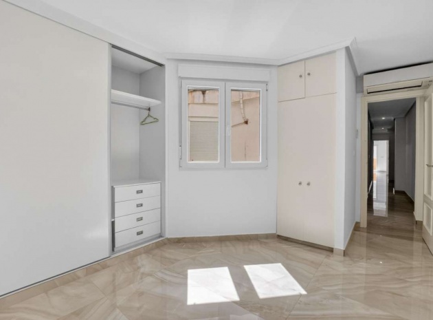 Wederverkoop - Appartement - Torrevieja - Torrevieja Centro