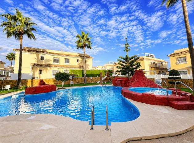 Wiederverkauf - Villa - Orihuela - Villamartin