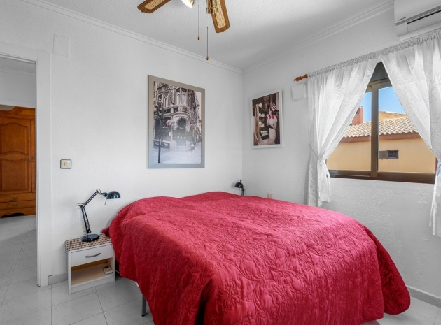 Resale - Apartment - Torrevieja - Torrevieja Centro
