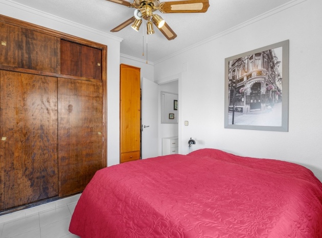 Resale - Apartment - Torrevieja - Torrevieja Centro