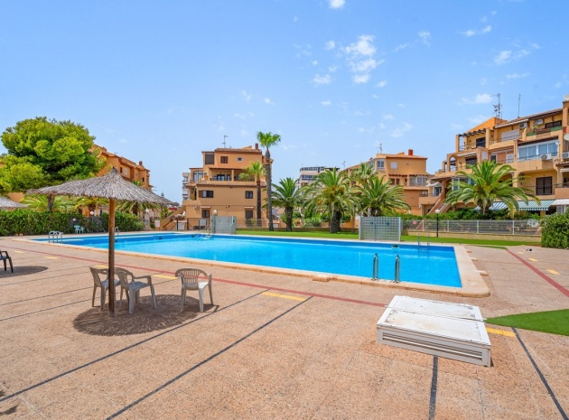 Resale - Apartment - Torrevieja - Torrevieja Centro