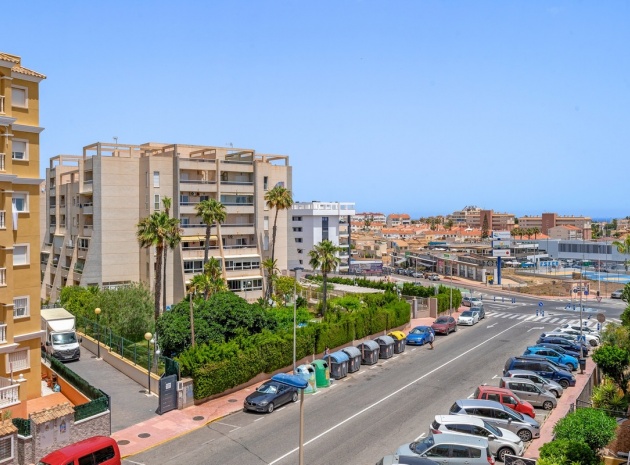 Resale - Apartment - Torrevieja - Torrevieja Centro