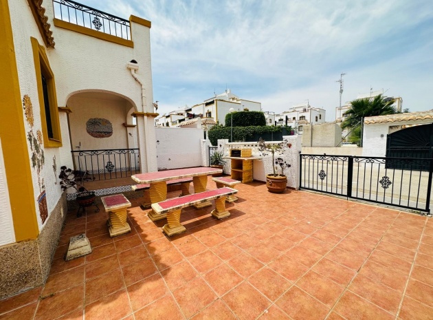Resale - Villa - Los Montesinos - entre naranjos