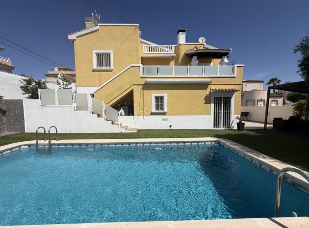 Wiederverkauf - Villa - Villamartin - El Galan